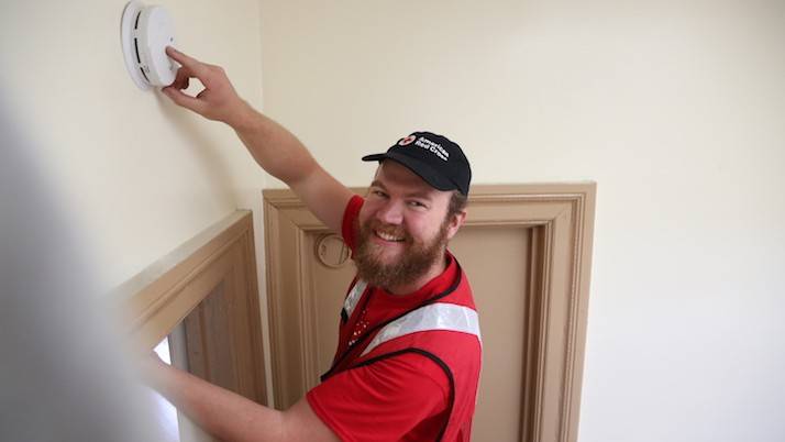 Smoke alarm installation
